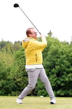 Europa-Park Eagles Charity Golfcup 2025 Ross Antony beim Golf spielen. Europa-Park Eagles Charity Golfcup 2025 am 05.05.2025 auf dem 18-Loch-Platz des Europa-Park Golfclubs Breisgau e.V.. Baden-Württemberg, Deutschland.