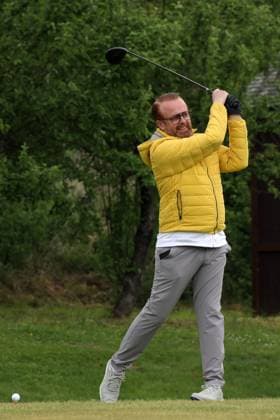 Europa-Park Eagles Charity Golfcup 2025 Ross Antony beim Abschlag. Europa-Park Eagles Charity Golfcup 2025 am 05.05.2025 auf dem 18-Loch-Platz des Europa-Park Golfclubs Breisgau e.V.. Baden-Württemberg, Deutschland.