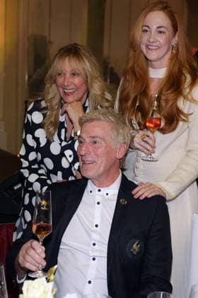 Europa-Park Eagles Charity Golfcup 2025 Uli, Cornelia und Jennifer Stein anlässlich des Gala-Abends im Hotel Colosseo. Europa-Park Eagles Charity Golfcup 2025 am 05.05.2025. Hotel Colosseo, Rust, Baden-Württemberg, Deutschland.