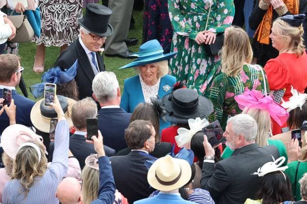 Entertainment Themen der Woche KW19 Entertainment Bilder des Tages The King s Garden Party At Buckingham Palace LONDON, ENGLAND - MAY 07: Queen Camilla meets guests during The King s garden party at Buckingham Palace on May 07, 2025 in London, England., Credit:Chris Jackson Avalon United Kingdom, England, London, Buckingham Palace  Copyright: xChrisxJacksonx xAvalonx 0996286869