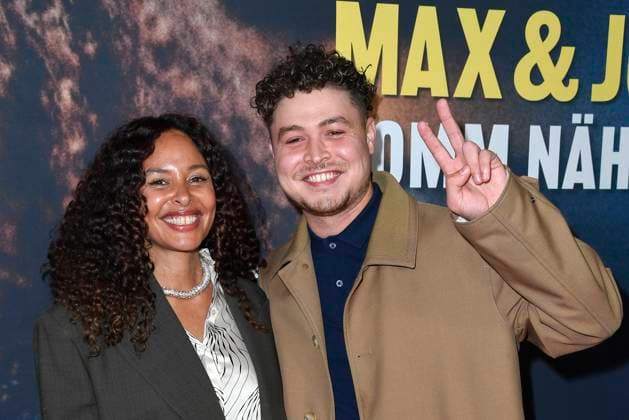 Joy Denalane und ihr Sohn Isaiah Naledi bei der Premiere der 3teiligen ARD Doku Filmreihe öMax und Joy - komm naeher (ab 8.5.205 in der ARD Mediathek) am 7.05.2025 in der Astor Filmlounge in Berlin ARD Doku Serie Max & Joy- komm naeher feiert Premiere in Berlin