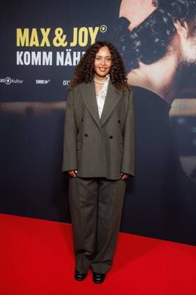 Premiere - Doku Serie Max & Joy Komm näher Joy Denalane bei der Premiere zur Doku-Serie Max & Joy Komm näher in der Astor Film Lounge am 07.05.2025 in Berlin. Copyright: xEventpressxKochanx