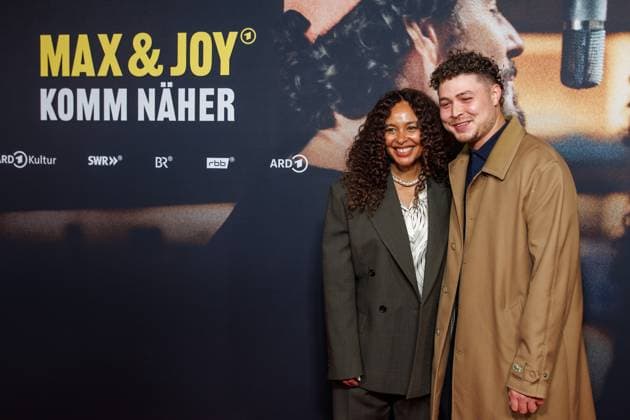 Premiere - Doku Serie Max & Joy Komm näher Joy Denalane und Isaiah Naledi Herre bei der Premiere zur Doku-Serie Max & Joy Komm näher in der Astor Film Lounge am 07.05.2025 in Berlin. Copyright: xEventpressxKochanx