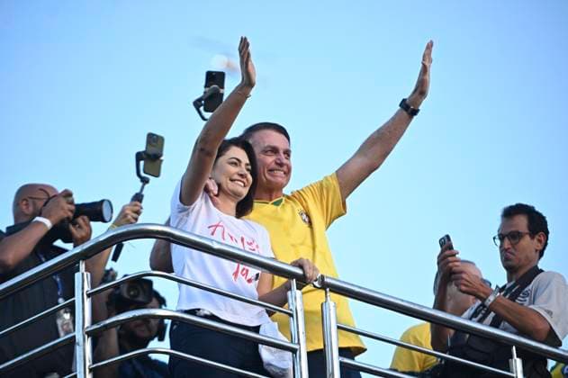 News Themen der Woche KW19 News Bilder des Tages Brasilien, Jair Bolsonaro während Kundgebung in Brasilia BRASÍLIA, DF - 07.05.2025: BOLSONARO ATO PELA ANISTIA EM BRASÍLIA - Photo, Former President Jair Bolsonaro and former First Lady Michelle Bolsonaro. This Wednesday (7) Former President Jair Bolsonaro participates in an act for amnesty in Brasília. x2734076x  TonxMolina