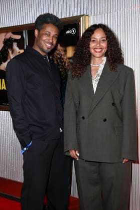 Sekou Neblett und Joy Denalane bei der Premiere der ARD Doku-Serie Max & Joy - Komm näher in der Astor Film Lounge. Berlin, 07.05.2025