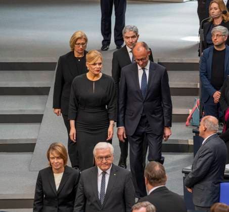 News Themen der Woche KW19 News Bilder des Tages Gedenkstunde des Deutschen Bundestages EUR, Deutschland, Berlin, 08.05.2025: 80. Jahrestag Ende des Zweiten Weltkrieges in Europa Gedenkstunde des Deutschen Bundestages Teilnahme mit Bundeskanzler Friedrich Merz (CDU) *** Commemoration of the German Bundestag EUR, Germany, Berlin, 08 05 2025 80th anniversary of the end of the Second World War in Europe Commemoration of the German Bundestag Participation with Federal Chancellor Friedrich Merz CDU