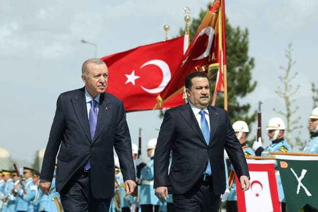 News Themen der Woche KW19 News Bilder des Tages Turkish President, Recep Tayyip Erdo?an, receives Iraqi Prime Minister, Mohammed Shia Al-Sudani Turkish President, Recep Tayyip Erdo?an, receives Iraqi Prime Minister, Mohammed Shia Al-Sudani, at the Presidential Complex in Ankara on May 8, 2025. Photo by Turkish presidency apaimages Ankara Ankara Turkey 080525_TURKEY_TPO_01(2) Copyright: xapaimagesxTurkishxpresidencyx xapaimagesx