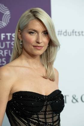 Lena GERCKE, Model, Portraet, Porträt, Portrait, Angeschnittenes Einzelbild, Einzelmotiv, bei den DUFTSTARS 2025 - Deutscher Parfumpreis Verleihung des deutschen Parfumpreises DUFTSTARS durch die Fragrance Foundation am 08.05.2025, Rheinterrassen, Duesseldorf.
