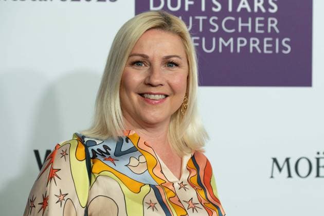 Aleksandra Aleks BECHTEL, Moderatorin, Portraet, Porträt, Portrait, Angeschnittenes Einzelbild, Einzelmotiv, bei den DUFTSTARS 2025 - Deutscher Parfumpreis Verleihung des deutschen Parfumpreises DUFTSTARS durch die Fragrance Foundation am 08.05.2025, Rheinterrassen, Duesseldorf.