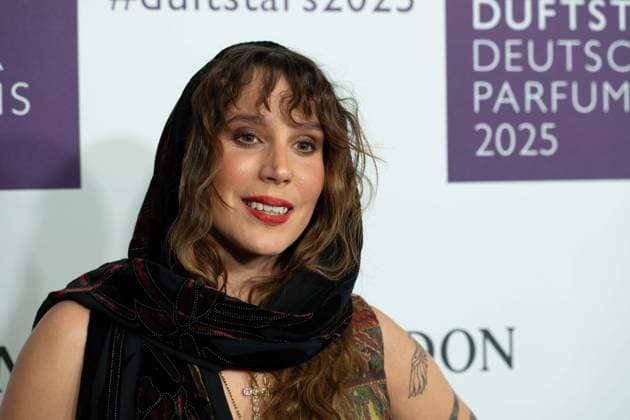Melanie SCHMIDT, Portraet, Porträt, Portrait, Angeschnittenes Einzelbild, Einzelmotiv, bei den DUFTSTARS 2025 - Deutscher Parfumpreis Verleihung des deutschen Parfumpreises DUFTSTARS durch die Fragrance Foundation am 08.05.2025, Rheinterrassen, Duesseldorf.
