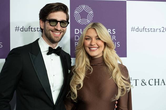 Philip DEML und Paulina KURKA, Portraet, Porträt, Portrait, Angeschnittenes Einzelbild, Einzelmotiv, bei den DUFTSTARS 2025 - Deutscher Parfumpreis Verleihung des deutschen Parfumpreises DUFTSTARS durch die Fragrance Foundation am 08.05.2025, Rheinterrassen, Duesseldorf.