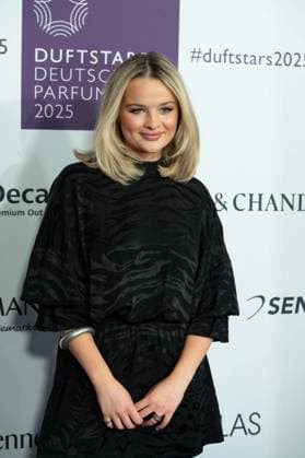 Nele LUDOWIG, Moderatorin, Portraet, Porträt, Portrait, Angeschnittenes Einzelbild, Einzelmotiv, bei den DUFTSTARS 2025 - Deutscher Parfumpreis Verleihung des deutschen Parfumpreises DUFTSTARS durch die Fragrance Foundation am 08.05.2025, Rheinterrassen, Duesseldorf.