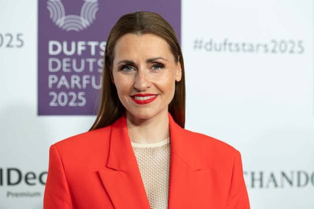 Bella LESNIK, Moderatorin, Portraet, Porträt, Portrait, Angeschnittenes Einzelbild, Einzelmotiv, bei den DUFTSTARS 2025 - Deutscher Parfumpreis Verleihung des deutschen Parfumpreises DUFTSTARS durch die Fragrance Foundation am 08.05.2025, Rheinterrassen, Duesseldorf.
