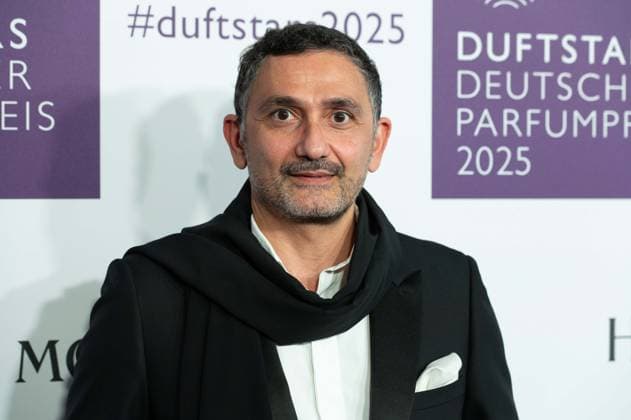 Francis KURKDIJAN, Parfuemeur, Portraet, Porträt, Portrait, Angeschnittenes Einzelbild, Einzelmotiv, bei den DUFTSTARS 2025 - Deutscher Parfumpreis Verleihung des deutschen Parfumpreises DUFTSTARS durch die Fragrance Foundation am 08.05.2025, Rheinterrassen, Duesseldorf.
