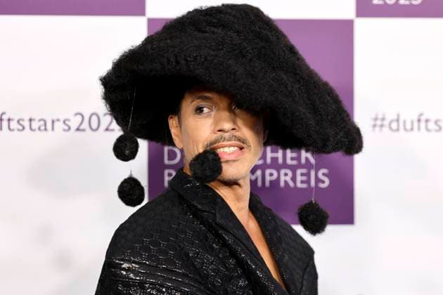 Choreograf Jorge Gonzalez bei den DUFTSTARS 2025 - Deutscher Parfumpreis mit Verleihung des deutschen Parfumpreises DUFTSTARS durch die Fragrance Foundation om dem Rheinterrassen. Düsseldorf, 08.05.2025 NRW Deutschland Copyright: xChristophxHardtx