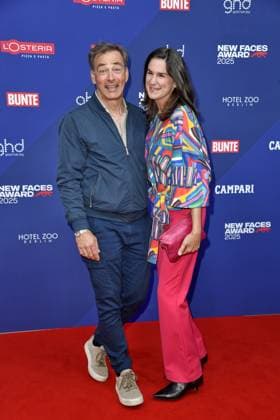 Jan Sosniok mit Ehefrau Nadine Sosniok beim Bunte New Faces Award im Delphi Kino in Berlin am 08.05.2025
