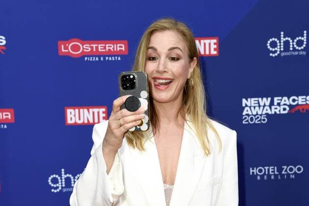 Julia Stinshoff beim Bunte New Faces Award im Delphi Kino in Berlin am 08.05.2025