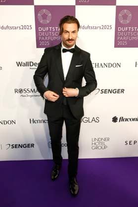 Nicolas Puschmann bei der Verleihung des Deutschen Parfumpreises Duftstars 2025 auf der Rheinterrasse Düsseldorf. Düsseldorf, 08.05.2025