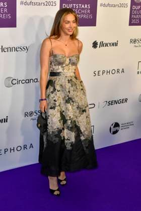 Ann-Kathrin Götze Goetze zu Gast auf dem blauen Teppich bei der Verleihung der Duftstars 2025 Deutscher Parfumpreis der Fragrance Foundation in den Rheinterrassen am 08.05.2025 Duesseldorf NRW Deutschland