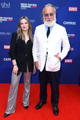 Friedrich Liechtenstein mit Rosa bei der Verleihung der Bunte New Faces Awards Film 2025 im Delphi Filmpalast. Berlin, 08.05.2025