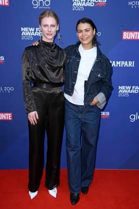 Dana Herfurth und Tomomi Themann bei der Verleihung der Bunte New Faces Awards Film 2025 im Delphi Filmpalast. Berlin, 08.05.2025