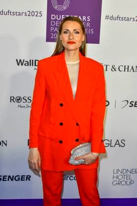 Bella Lesnik deutsche Fernseh Radiomoderatorin zu Gast auf dem blauen Teppich bei der Verleihung der Duftstars 2025 Deutscher Parfumpreis der Fragrance Foundation in den Rheinterrassen am 08.05.2025 Duesseldorf NRW Deutschland