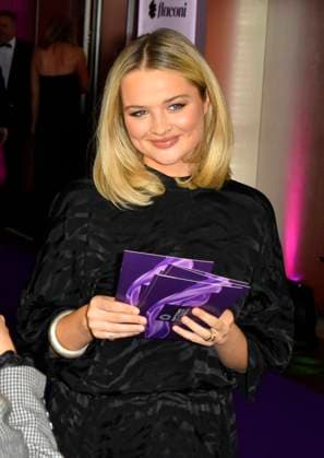Nele Ludwig zu Gast auf dem blauen Teppich bei der Verleihung der Duftstars 2025 Deutscher Parfumpreis der Fragrance Foundation in den Rheinterrassen am 08.05.2025 Duesseldorf NRW Deutschland