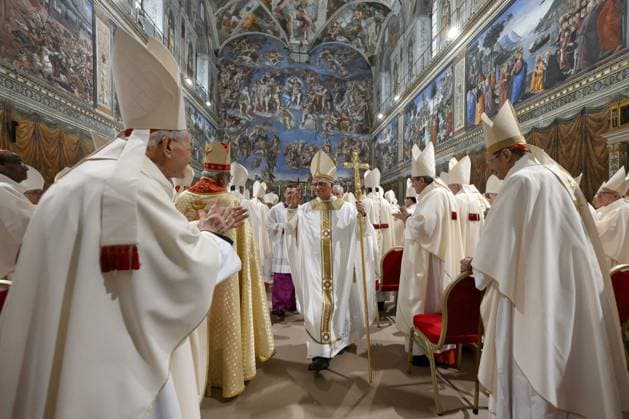 Bilder des Jahres 2025, News 05 Mai News Themen der Woche KW19 Entertainment Bilder des Tages Pope Leo XIV Leads His First Mass At Sistine Chapel - Vatican Pope Leo XIV celebrates a Holy Mass with the cardinals in the Sistine Chapel at the Vatican on May 9, 2025 at the conclusion of the Conclave. The morning after being elected the 267th Pope, Pope Leo XIV celebrates his first Mass as Pope. Photo by EV Vatican Media ABACAPRESS.COM Vatican Sistine Chapel Vatican (or Holy See)  Copyright: xVandevillexEric ABACAx