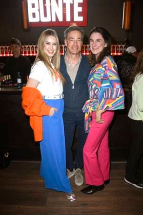Nina Ensmann und Jan Sosniok mit Ehefrau Nadine bei der Verleihung der Bunte New Faces Awards Film 2025 im Delphi Filmpalast. Berlin, 08.05.2025
