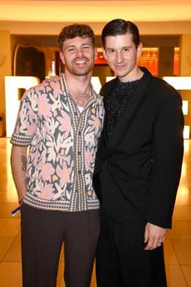 Lorenz Hochhuth mit Gast bei der Verleihung der Bunte New Faces Awards Film 2025 im Delphi Filmpalast. Berlin, 08.05.2025