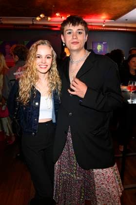 Lilly Joan Gutzeit mit Gast bei der Verleihung der Bunte New Faces Awards Film 2025 im Delphi Filmpalast. Berlin, 08.05.2025