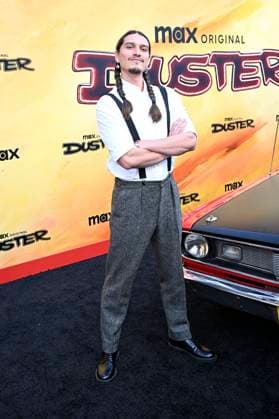 Asivak Koostachin bei der Premiere der HBO Max Original Serie Duster in den Universal Studios. Universal City, 08.05.2025