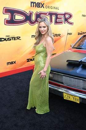 Tara Holt bei der Premiere der HBO Max Original Serie Duster in den Universal Studios. Universal City, 08.05.2025