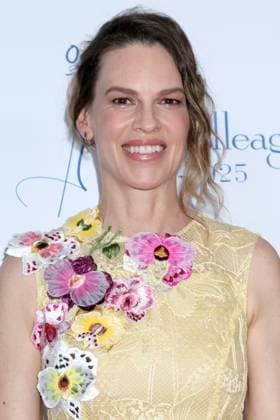 USA - 36th Annual Colleagues Spring Luncheon and Oscar de la Renta Fashion Show - Beverly Hills LOS ANGELES - MAY 8: Hilary Swank at the 36th Annual Colleagues Spring Luncheon and Oscar de la Renta Fashion Show at Beverly Wilshire Hotel on May 8, 2025 in Beverly Hills, CA Beverly Hills CA USA  Copyright: xKathyxHutchinsx xHutchinsxPhotox