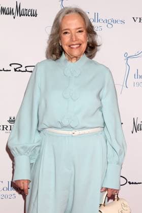 USA - 36th Annual Colleagues Spring Luncheon and Oscar de la Renta Fashion Show - Beverly Hills LOS ANGELES - MAY 8: Kathy Bates at the 36th Annual Colleagues Spring Luncheon and Oscar de la Renta Fashion Show at Beverly Wilshire Hotel on May 8, 2025 in Beverly Hills, CA Beverly Hills CA USA  Copyright: xKathyxHutchinsx xHutchinsxPhotox