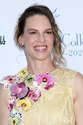 May 9, 2025, Beverly Hills, Ca, USA: LOS ANGELES - MAY 8: Hilary Swank at the 36th Annual Colleagues Spring Luncheon and Oscar de la Renta Fashion Show at Beverly Wilshire Hotel on May 8, 2025 in Beverly Hills, CA Beverly Hills USA - ZUMAnc22 20250509_zaa_nc22_020 Copyright: xKathyxHutchinsx