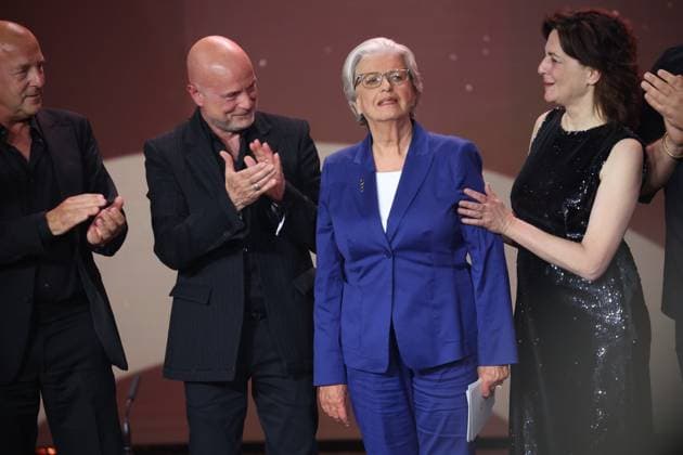 An Dorthe Braker EHRENPREIS mit jan Josef Liefers, Heike Makatschn Jessica Schwarz, Detlef Buck u.a bei Verleihung DEUTSCHER FILMPREIS 2025 in Berlin Copyright: xEventpressxFuhrx