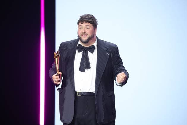 Daniel Zillmann Laudator BESTES MASKENBILD bei Verleihung DEUTSCHER FILMPREIS 2025 in Berlin Copyright: xEventpressxFuhrx