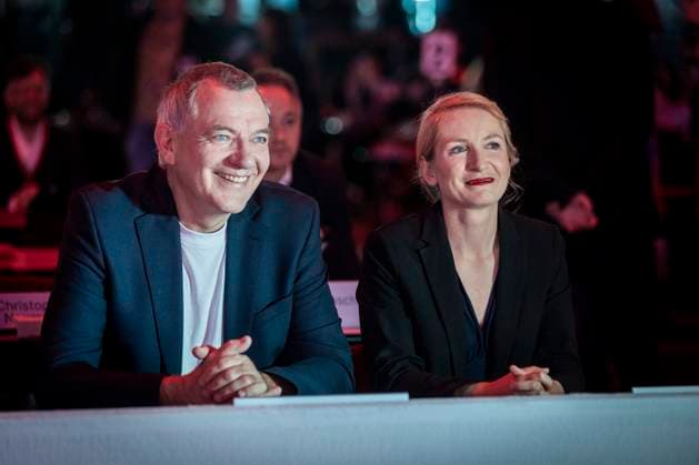 (L-R) Jan van Aken, Parteivorsitzender von DIE LINKE, Ines Schwerdtner, Parteivorsitzende von DIE LINKE, waehrend der dritten Tagung des neunten Parteitages der Partei DIE LINKE in Chemnitz, 09.05.2025. Chemnitz Deutschland *** L R Jan van Aken, Party Chairman of DIE LINKE, Ines Schwerdtner, Party Chairwoman of DIE LINKE, during the third session of the ninth party conference of DIE LINKE in Chemnitz, 09 05 2025 Chemnitz Germany Copyright: xAmreixSchulzx