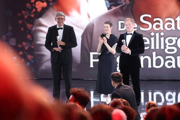 StM. Wolfram Weimer, Vicky Krieps & Florian Gallenberger bei Verleihung DEUTSCHER FILMPREIS 2025 in Berlin Copyright: xEventpressxFuhrx