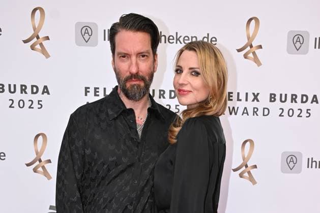 Alec Voelkel mit seiner Ehefrau Johanna Michels beim Felix Burda Award am 9.05.2025 in Berlin Felix Burda Award 2025 in Berlin