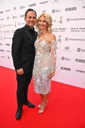 Susan Sideropoulos und ihr Ehemann Jakob Shtizberg beim Felix Burda Award am 9.05.2025 in Berlin Felix Burda Award 2025 in Berlin