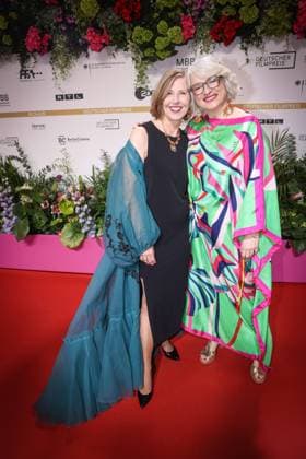 Verleihung DEUTSCHER FILMPREIS 2025 in Berlin Petra Zieser und Claudia Löwe auf dem Roten Teppich bei der Verleihung der Lola - Deutscher Filmpreis 2025 im Theater am Potsdamer Platz in Berlin Datum: 10.05.2025 Copyright: xEventpressx
