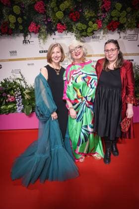 Verleihung DEUTSCHER FILMPREIS 2025 in Berlin Petra Zieser und Claudia Löwe auf dem Roten Teppich bei der Verleihung der Lola - Deutscher Filmpreis 2025 im Theater am Potsdamer Platz in Berlin Datum: 10.05.2025 Copyright: xEventpressx
