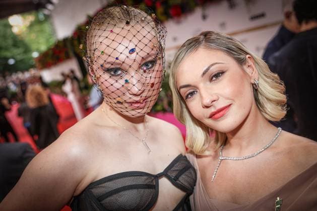 Verleihung DEUTSCHER FILMPREIS 2025 in Berlin Helena Zengel und Emma Drogunova Emma Nova auf dem Roten Teppich bei der Verleihung der Lola - Deutscher Filmpreis 2025 im Theater am Potsdamer Platz in Berlin Datum: 10.05.2025 Copyright: xEventpressx