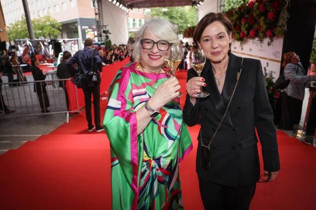 Verleihung DEUTSCHER FILMPREIS 2025 in Berlin Anne Leppien und Claudia Löwe auf dem Roten Teppich bei der Verleihung der Lola - Deutscher Filmpreis 2025 im Theater am Potsdamer Platz in Berlin Datum: 10.05.2025 Copyright: xEventpressx
