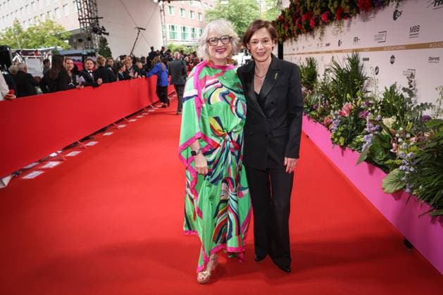 Verleihung DEUTSCHER FILMPREIS 2025 in Berlin Anne Leppien und Claudia Löwe auf dem Roten Teppich bei der Verleihung der Lola - Deutscher Filmpreis 2025 im Theater am Potsdamer Platz in Berlin Datum: 10.05.2025 Copyright: xEventpressx