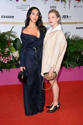 Gizem Emre und Jella Haase bei der 75. Verleihung des Deutschen Filmpreises 2025 im Theater am Potsdamer Platz. Berlin, 09.05.2025
