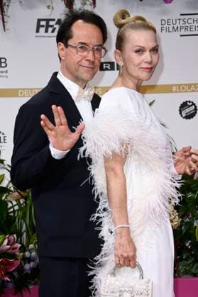 Jan Josef Liefers und Anna Loos bei der 75. Verleihung des Deutschen Filmpreises 2025 im Theater am Potsdamer Platz. Berlin, 09.05.2025