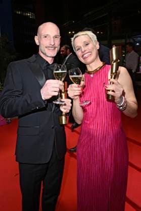Julian R. Wagner und Melanie Raab bei der 75. Verleihung des Deutschen Filmpreises 2025 im Theater am Potsdamer Platz. Berlin, 09.05.2025